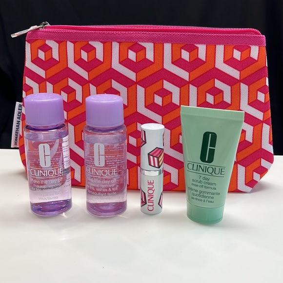 Clinique bundle with cosmetics bag - Picture 2 of 7